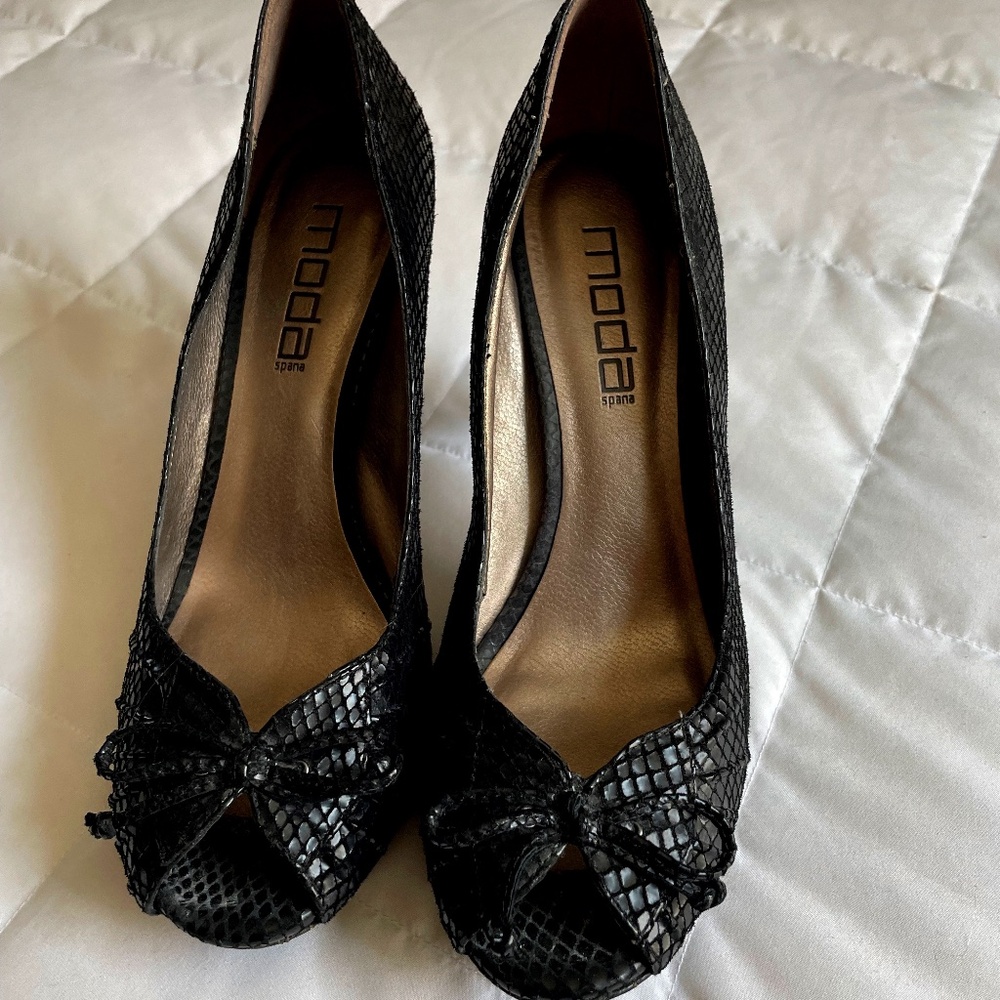 MODA SPANA Black Snake Texture Peep Toe Platform - size 8 1/2